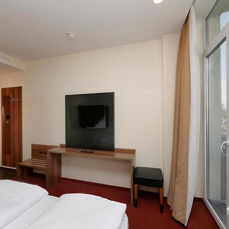 B&B Hotel Berlin-Adlershof Ngoại thất bức ảnh