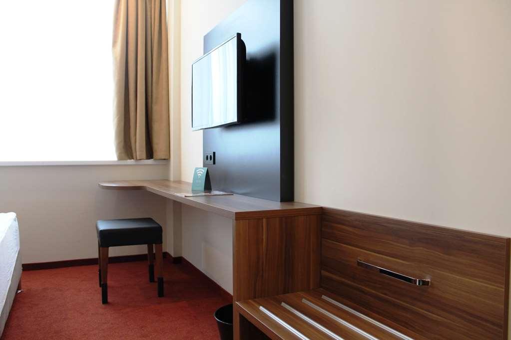 B&B Hotel Berlin-Adlershof Phòng bức ảnh
