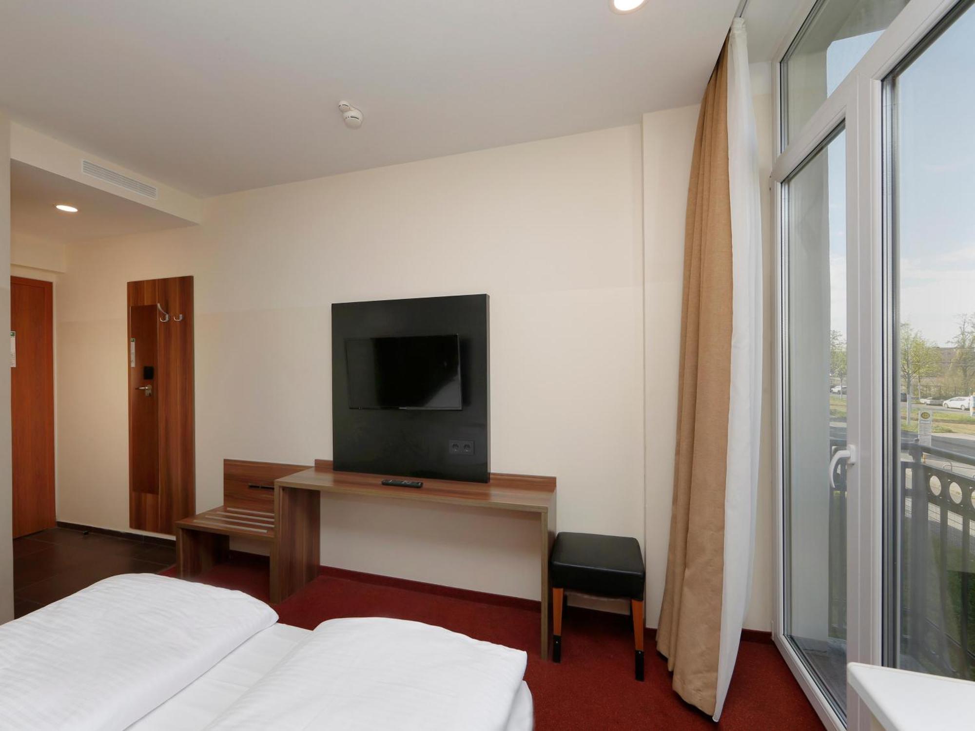 B&B Hotel Berlin-Adlershof Ngoại thất bức ảnh