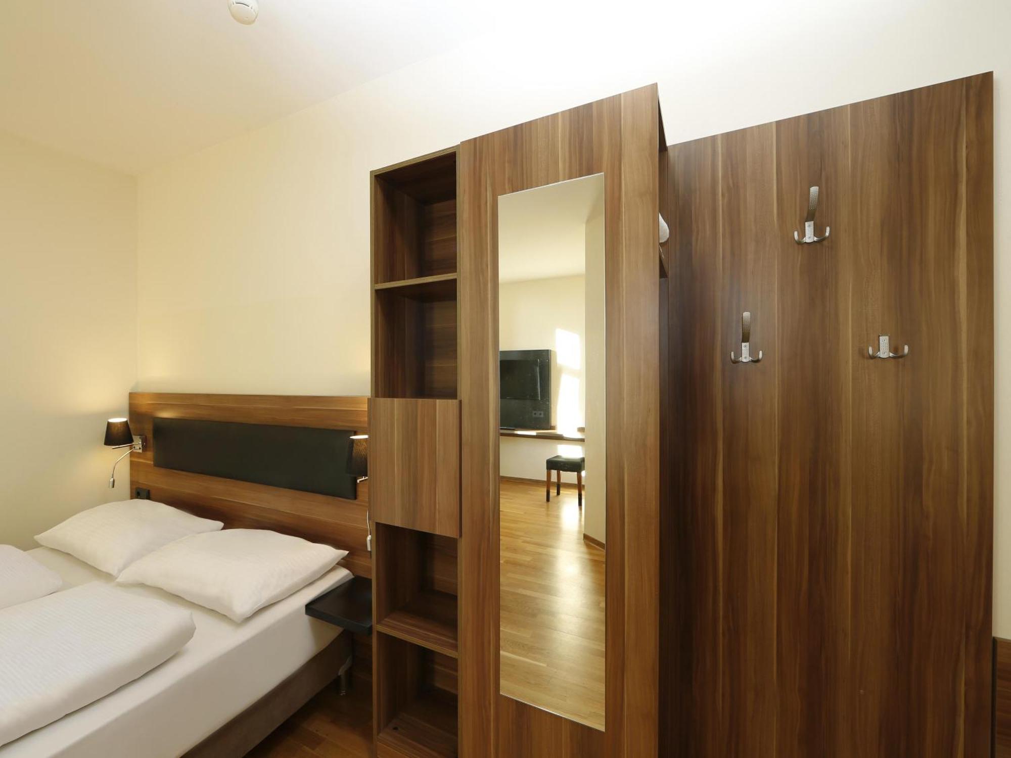 B&B Hotel Berlin-Adlershof Ngoại thất bức ảnh
