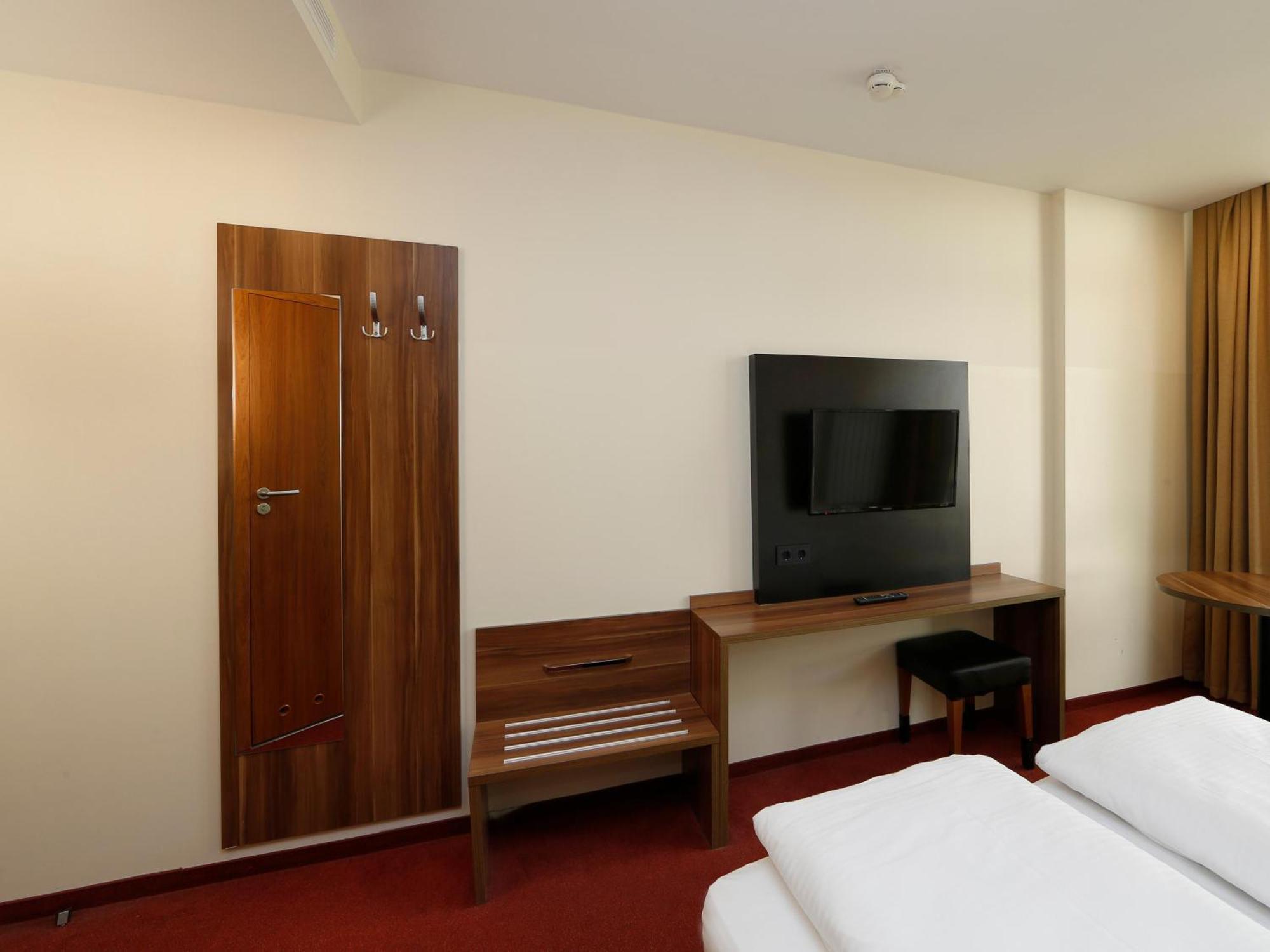 B&B Hotel Berlin-Adlershof Ngoại thất bức ảnh