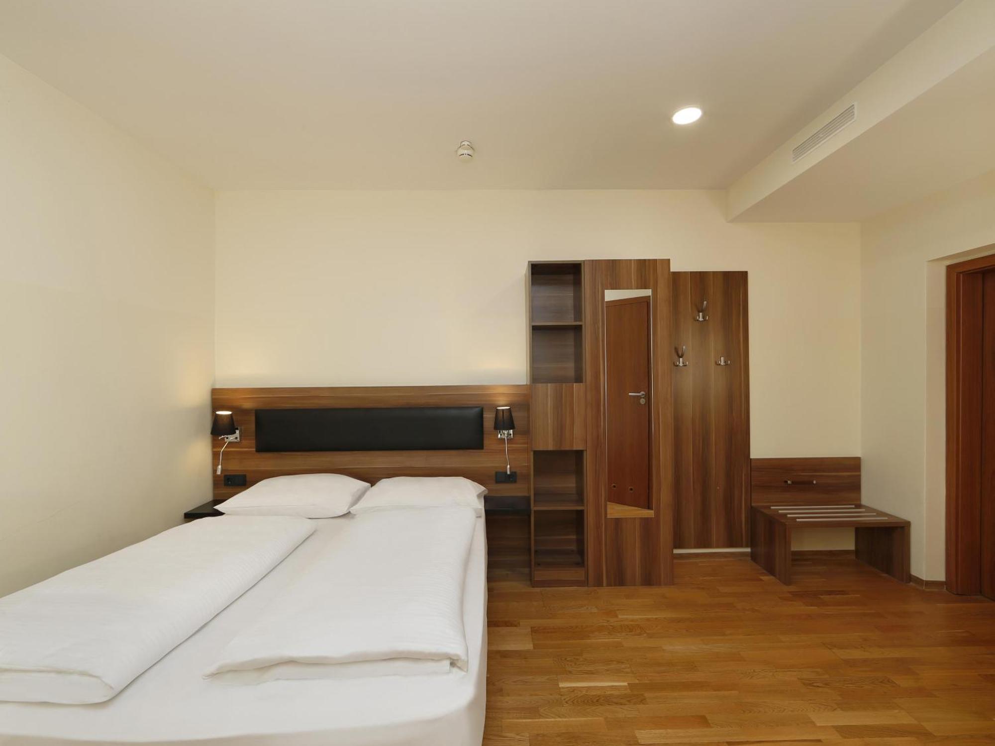 B&B Hotel Berlin-Adlershof Ngoại thất bức ảnh