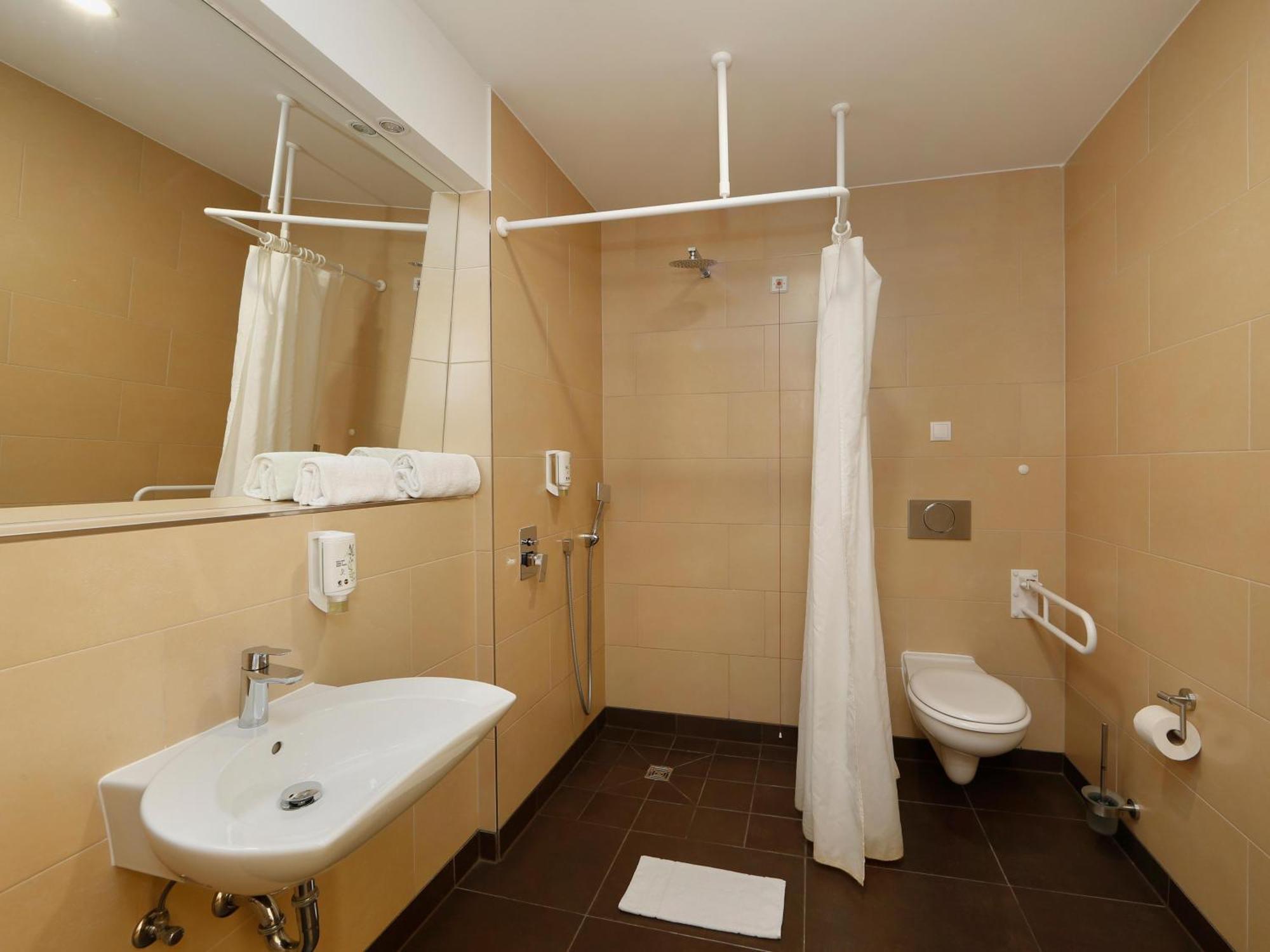 B&B Hotel Berlin-Adlershof Ngoại thất bức ảnh